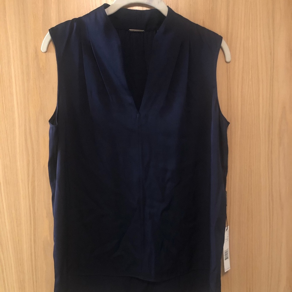 Elie Tahari Navy Silk V neck top